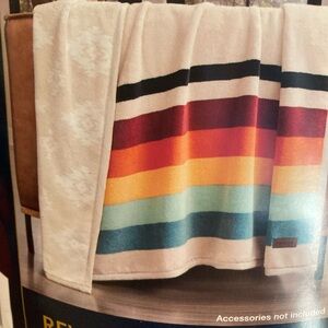 NIW Pendleton Reversible. Colorful Striped Throw